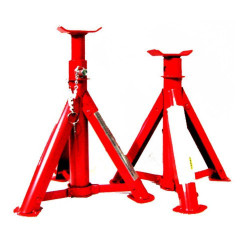 Couple Stands Veprug 0067